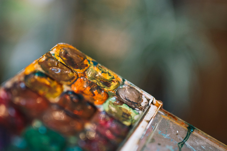 Messy paint palette