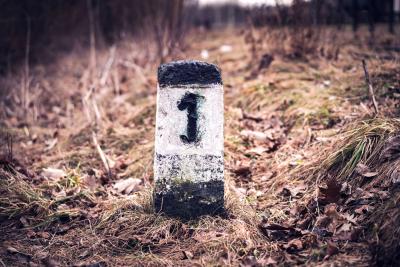 Mile marker with a number 1 from Magnific.com