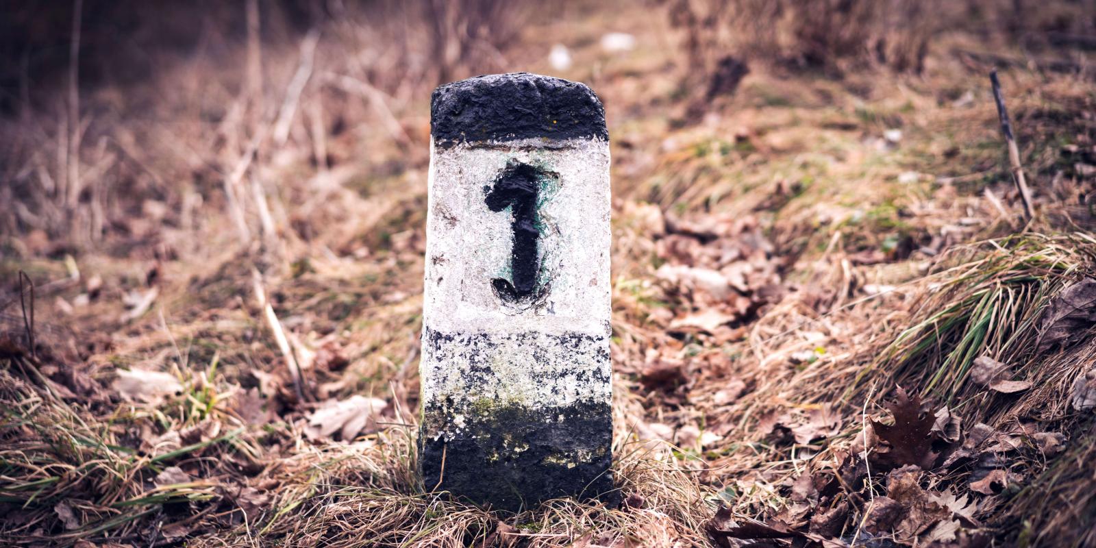 Mile marker with a number 1 from Magnific.com